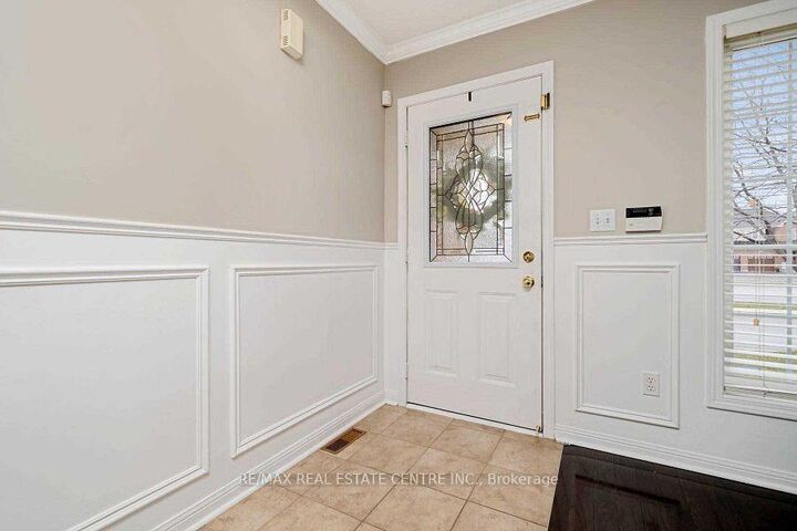 Property Photo:  665 Thompson Road S  ON L9T 5W8 