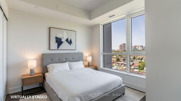 Property Photo:  204 Burnhamthorpe Road 1105  ON L5A 0B3 