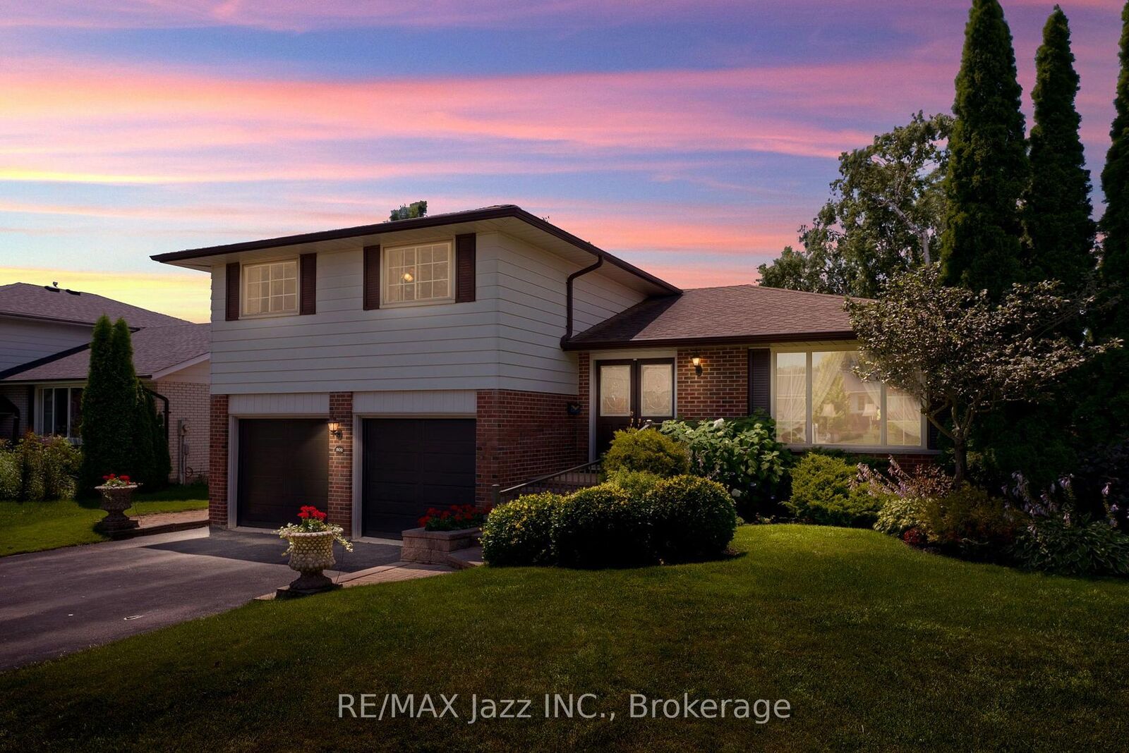 Property Photo: 802 Ferndale Street ON L1J 5L7