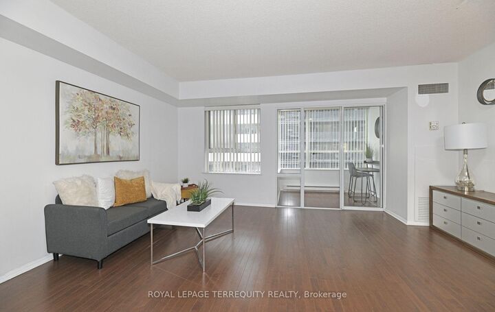 Property Photo:  711 Bay Street 1113  ON M5G 2J8 