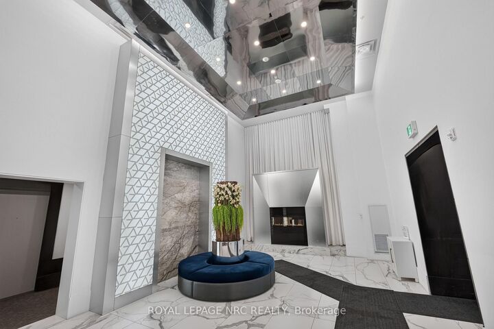 Property Photo:  16 Concord Place 232  ON L3M 0J1 