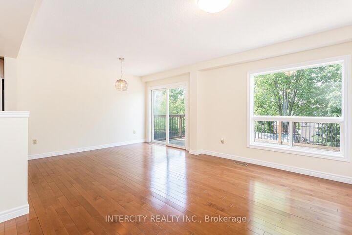 Property Photo:  258 McMeeken Drive  ON N3C 4N8 