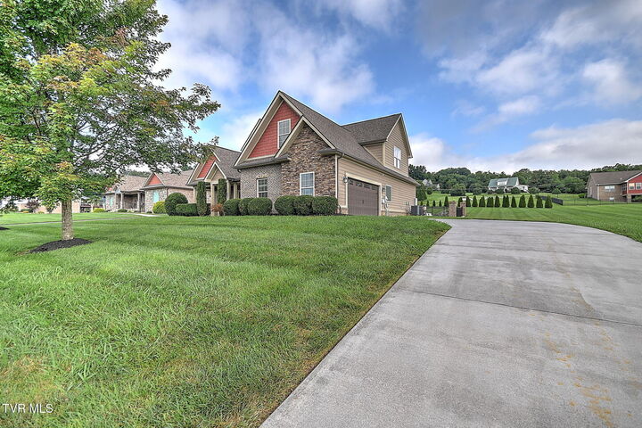 Property Photo:  204 West Hawthorne Court  TN 37745 