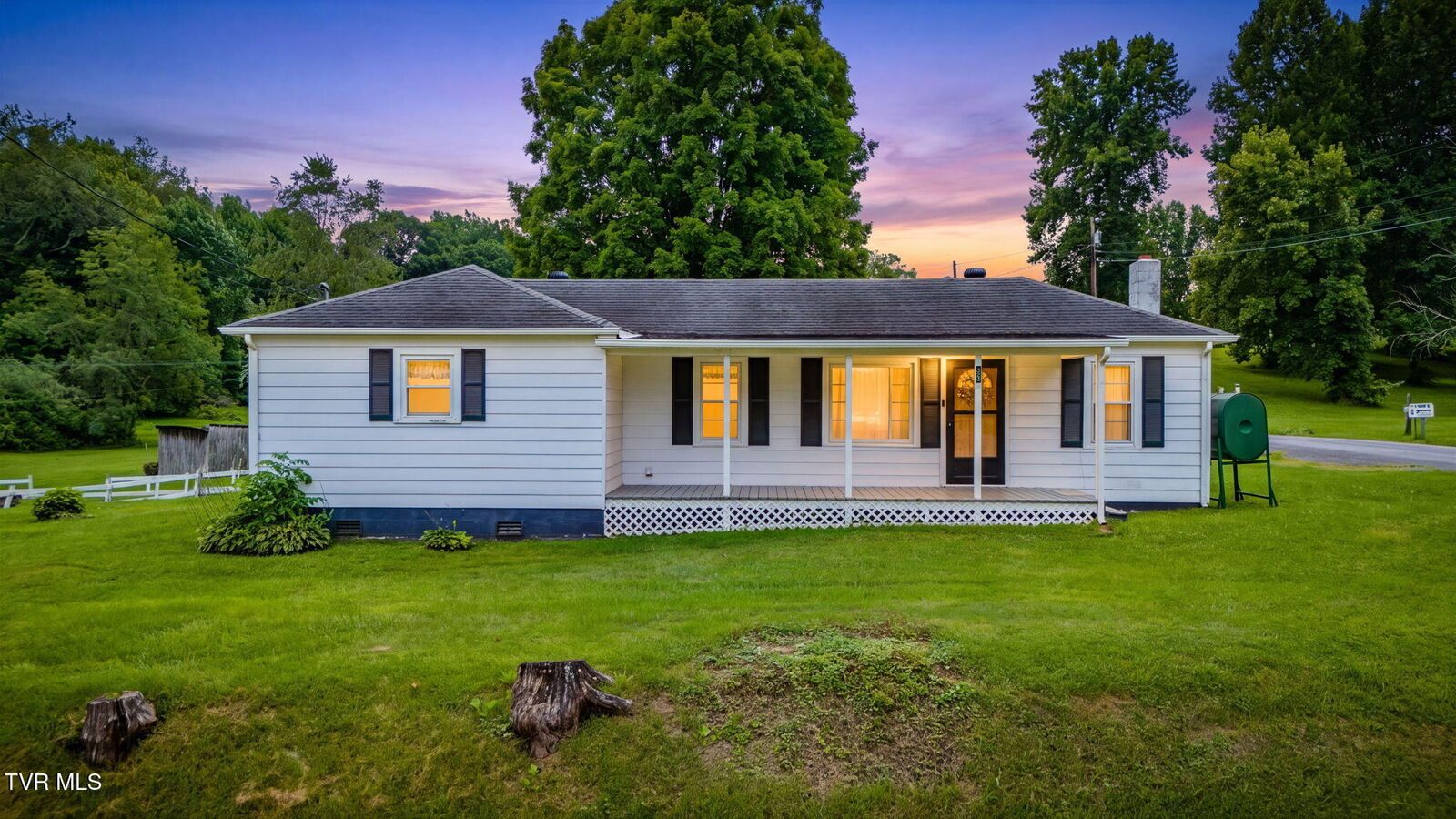 Property Photo: 323 Booher Lane TN 37620