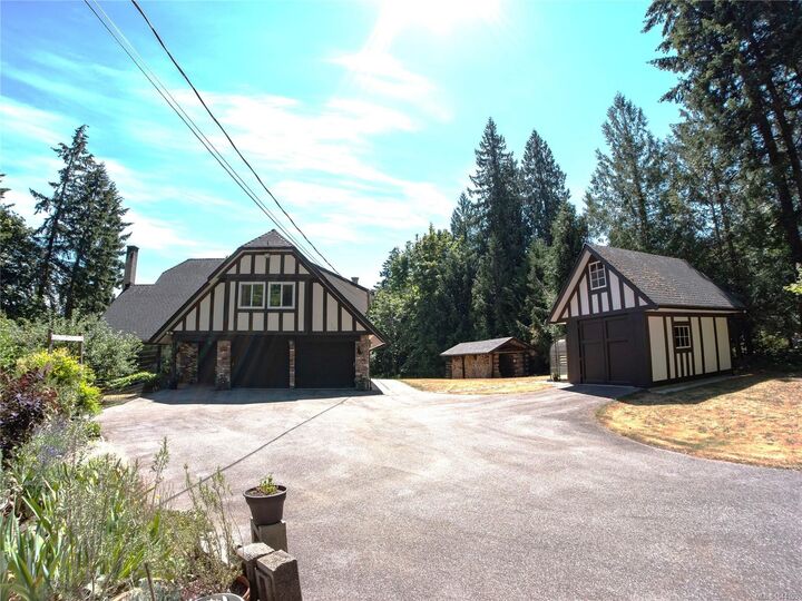 Property Photo: 1420 Campbell Rd BC V8H 0B8