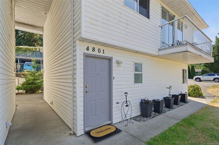 Property Photo: 4801 Hammond Bay Rd #1 BC V9T 5V7
