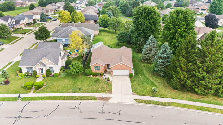 Property Photo:  2490 Meadowpoint Drive  OH 45373 