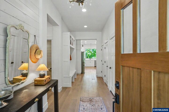 Property Photo:  734 Cascade Dr NW  OR 97304 