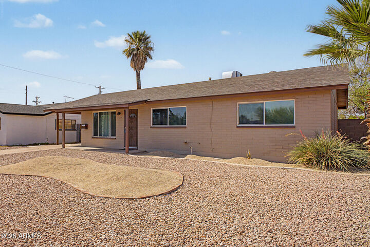 Property Photo: 1332 W 7th Street AZ 85281