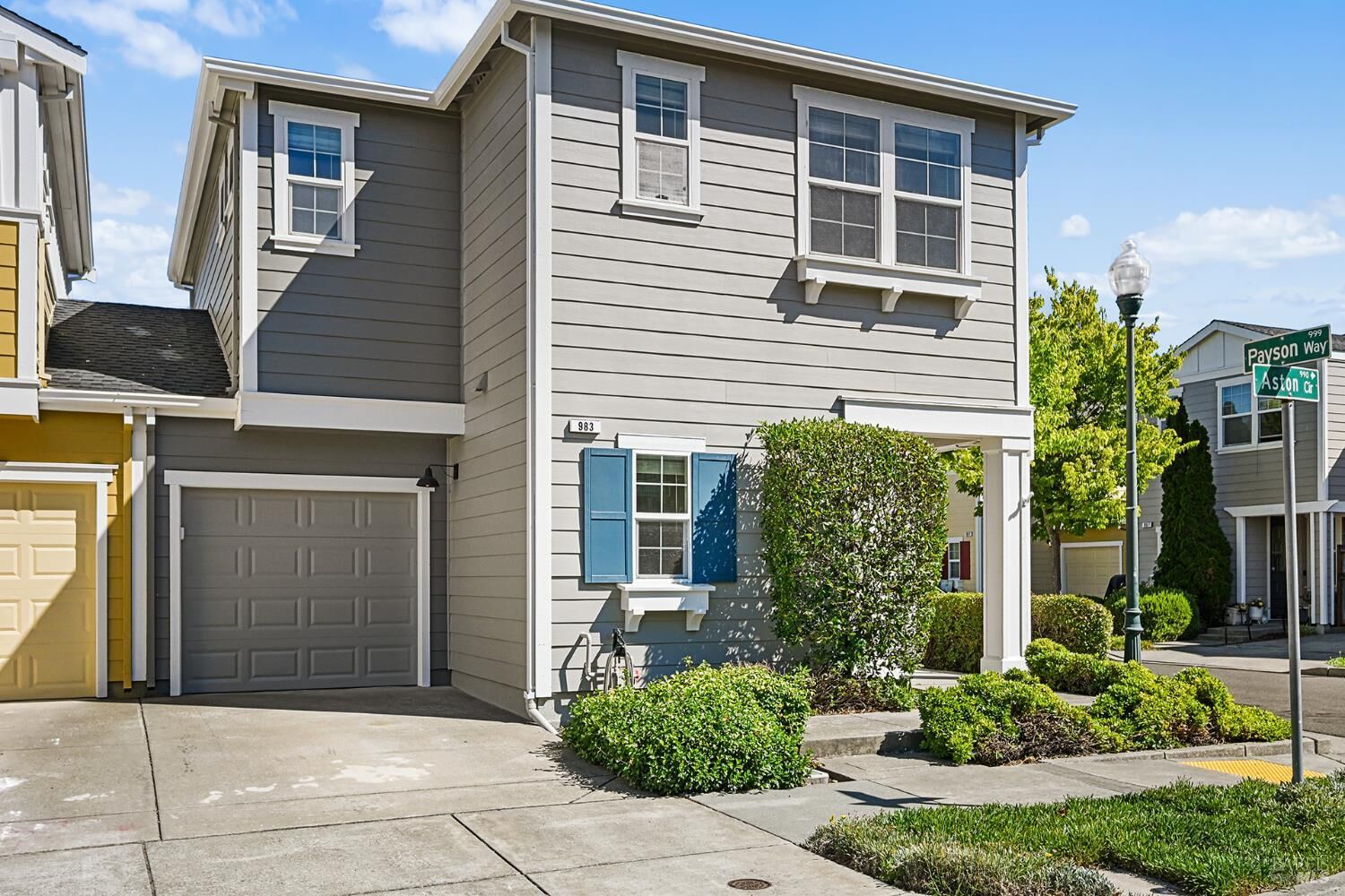 Property Photo: 983 Aston Circle CA 95404