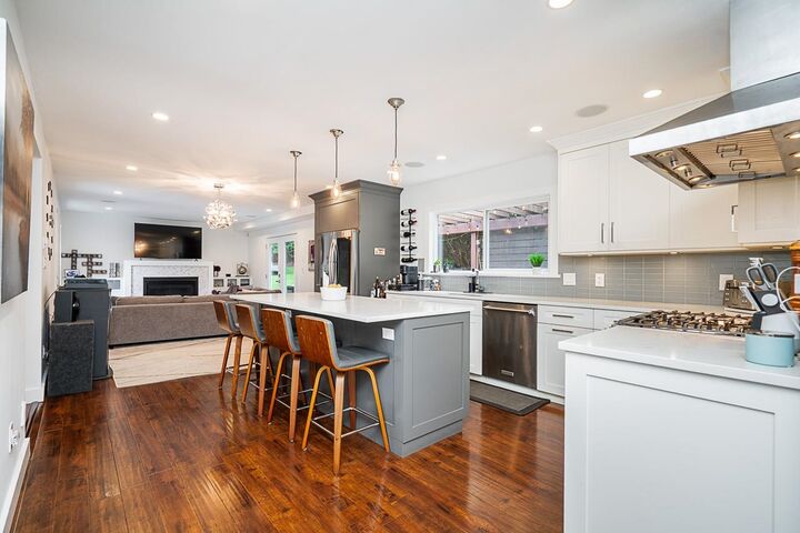 5244 Cambridge Court — photo 1