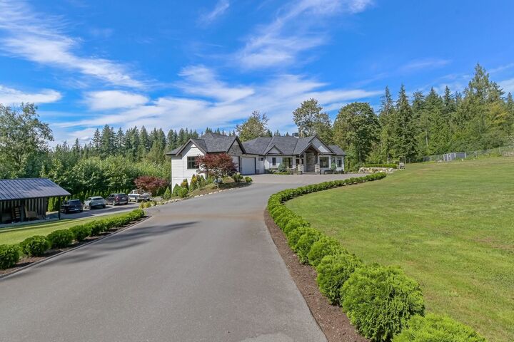 Property Photo: 30675 Silverhill Avenue BC V4S 1G9