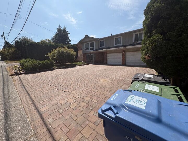 Property Photo: 2755 Springhill Street BC V2T 3V8
