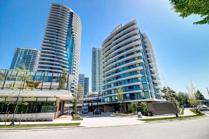 8238 Lord Street 1204 — photo 1