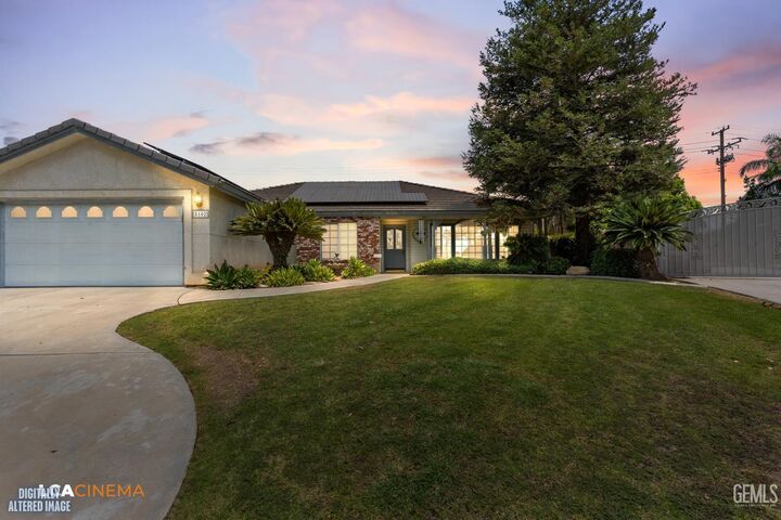 Property Photo:  5102 Omaha Street  CA 93312 