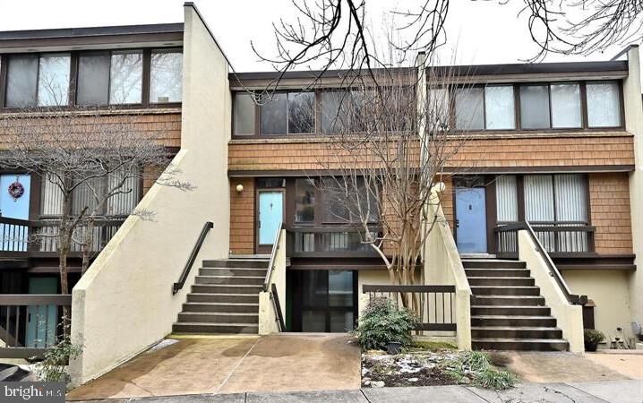 Property Photo:  2212 S Randolph Street 1  VA 22204 