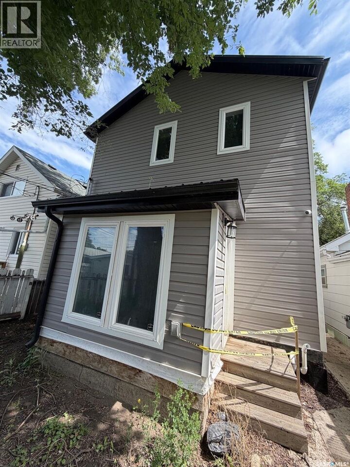 Property Photo: 1313 G Avenue N SK S7L 2A6