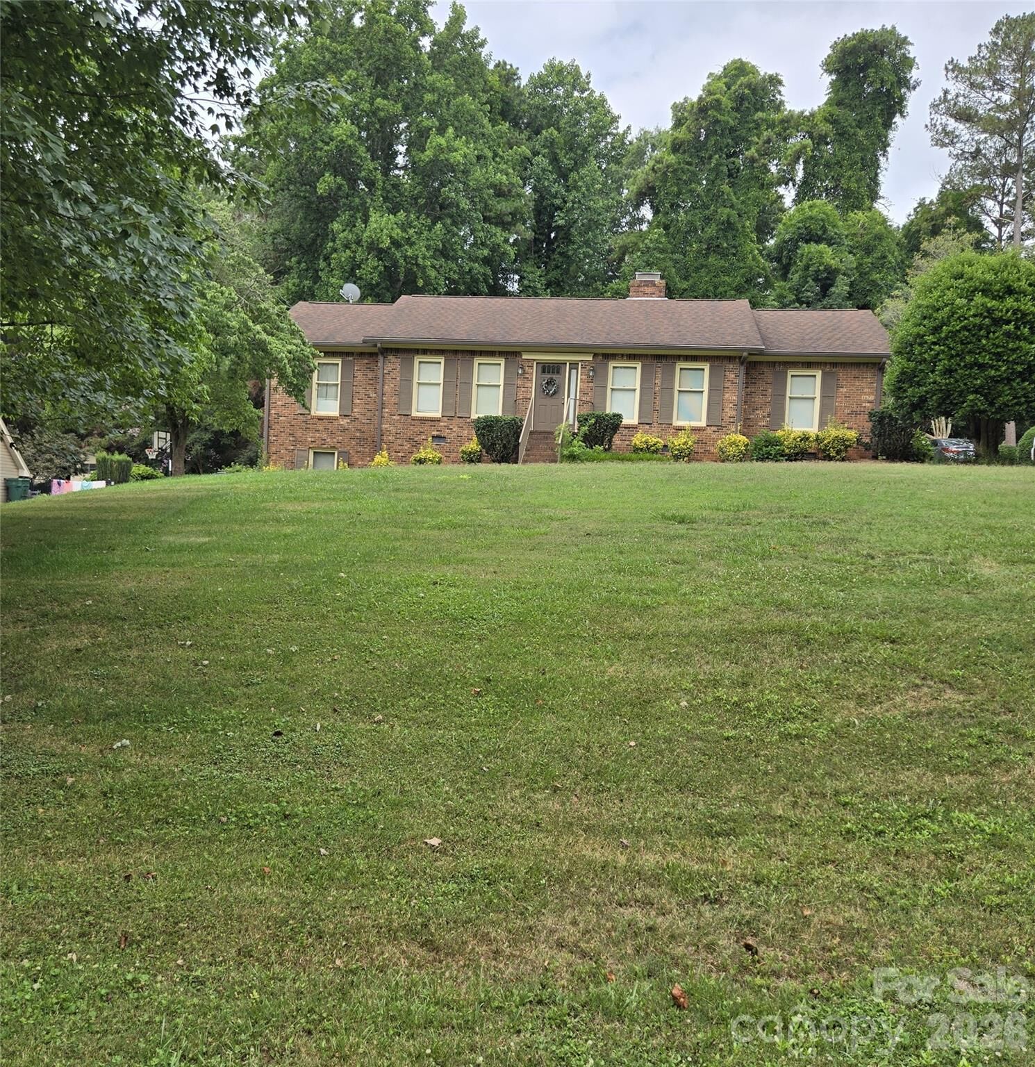 Property Photo:  1671 Kensington Circle  NC 28658 