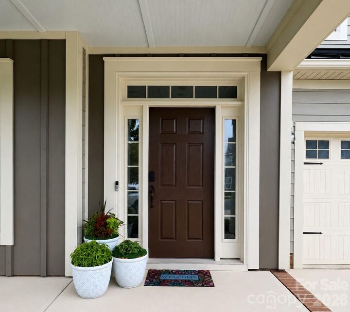 Property Photo:  1004 Hallmark Way  NC 28173 