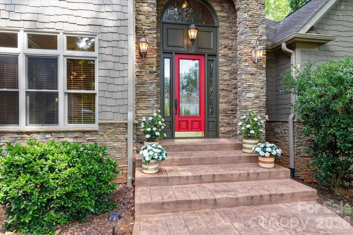 Property Photo:  121 Creek Cove Lane  NC 28677 