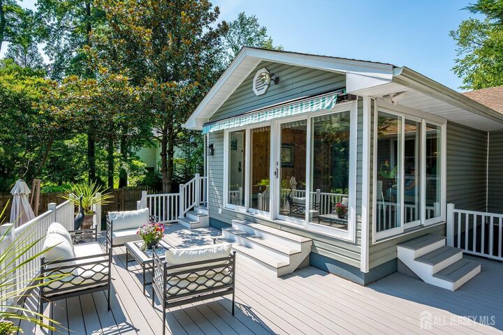 Property Photo:  41 W Calvert Avenue  NJ 08820 