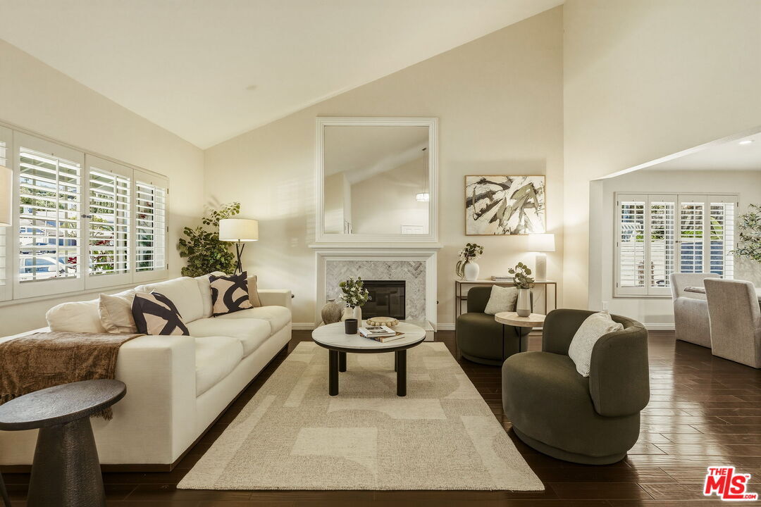 Property Photo:  7262 Elmsbury Ln  CA 91307 