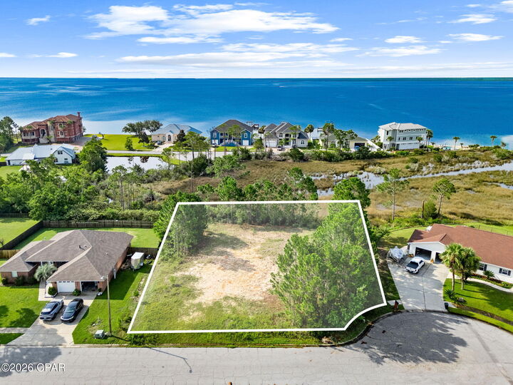 Property Photo: 7409 Ray Glenn Circle FL 32404