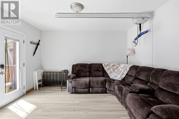 Property Photo: 157 Alexandra St ON P6A 1J5
