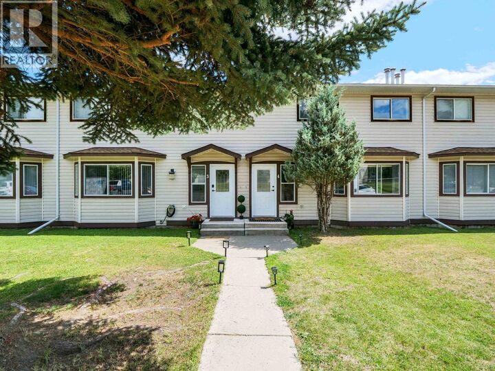 Property Photo:  410 Pinchbeck Street 4  BC V2J 6A3 