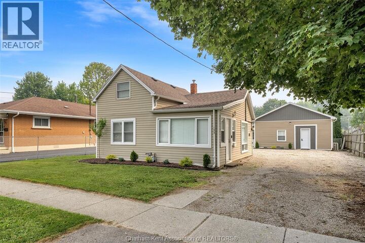 Property Photo:  133 Woods Street  ON N7L 3P9 