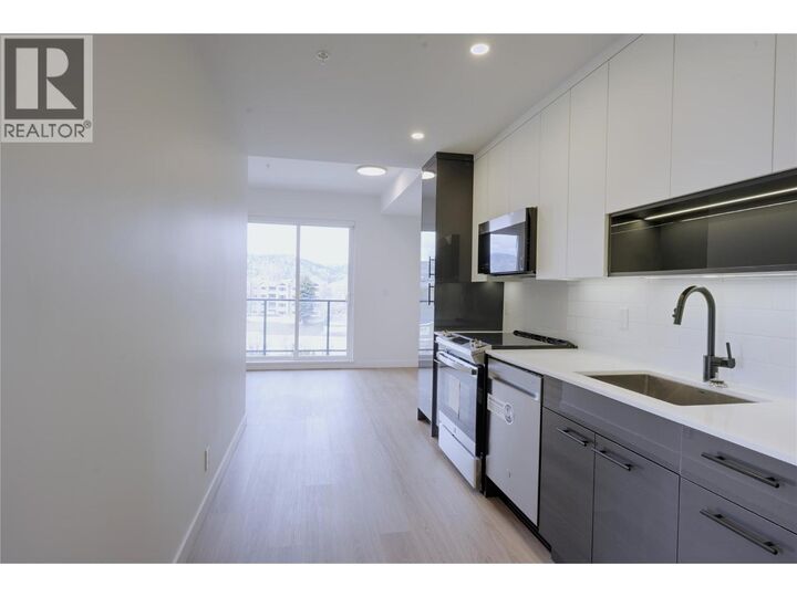 Property Photo:  1380 Pridham Avenue 310  BC V1Y 6B5 