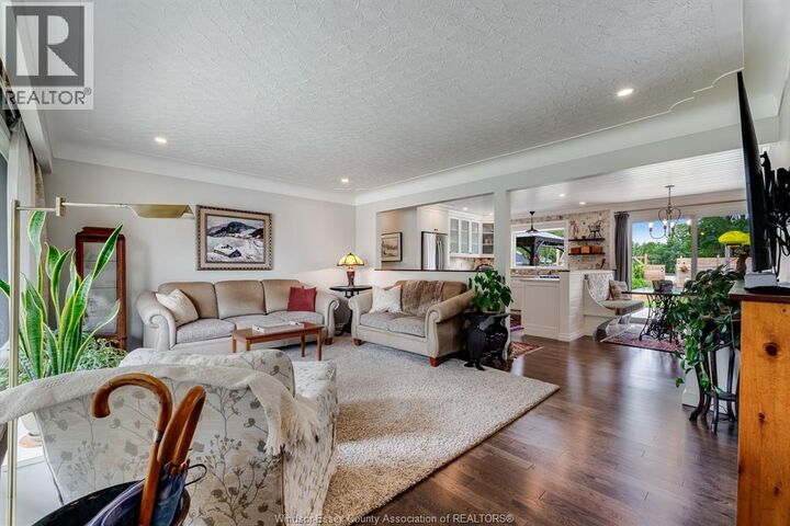 Property Photo: 9 Margaret ON N8H 2J9