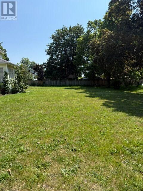 Property Photo: 98 Trafalgar Street ON N7A 1T6