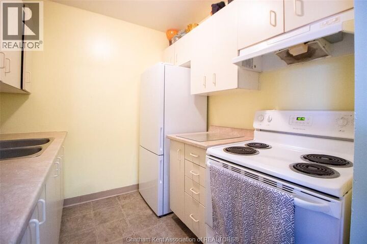 Property Photo:  130 Park Avenue East 404  ON N7M 3V6 