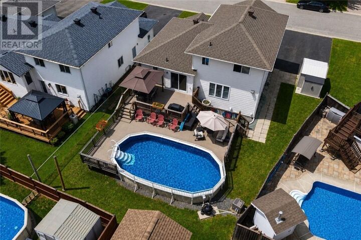 Property Photo: 214 Ravina Ave ON P3L 1A7