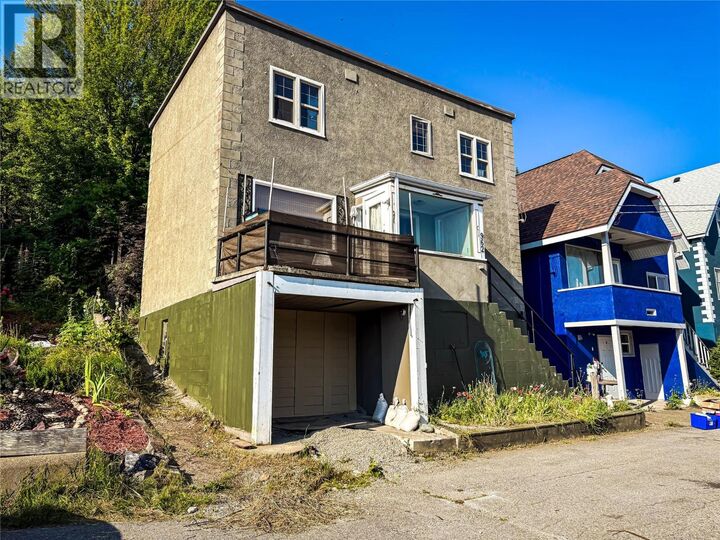 962 Nelson Avenue — photo 1