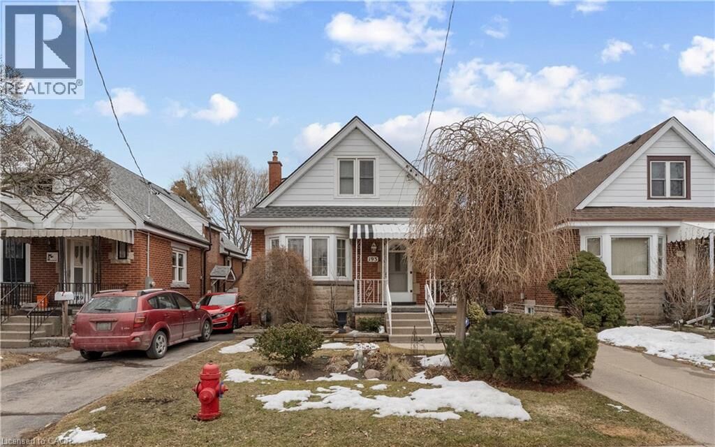 Property Photo:  193 Huxley Avenue South  ON L8K 2R2 