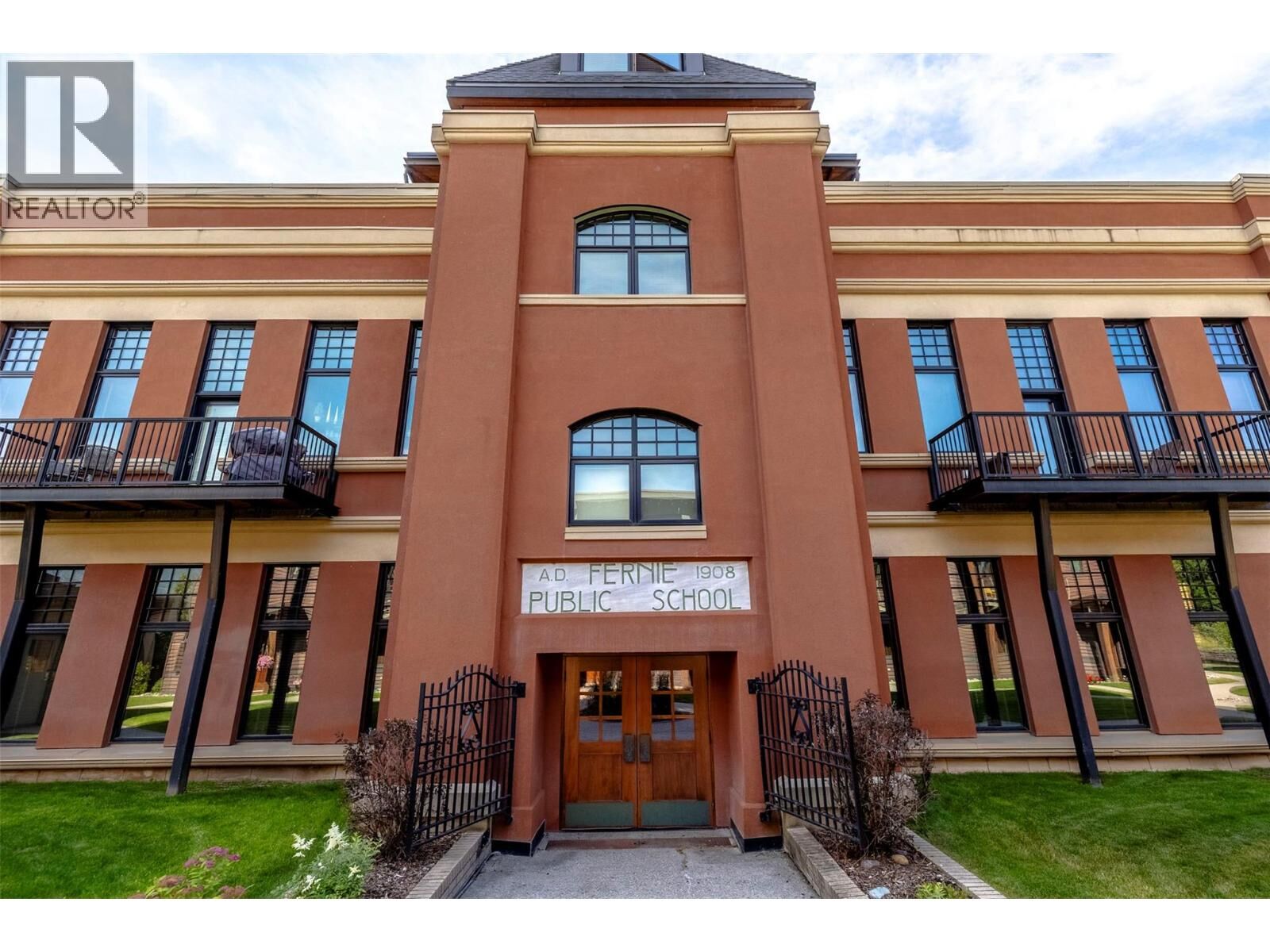Property Photo:  901 2nd Avenue 103A  BC V0B 1M0 
