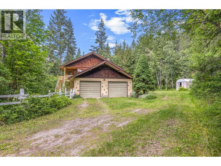 Property Photo: 2489 Hendrickson Road BC V0E 2W0