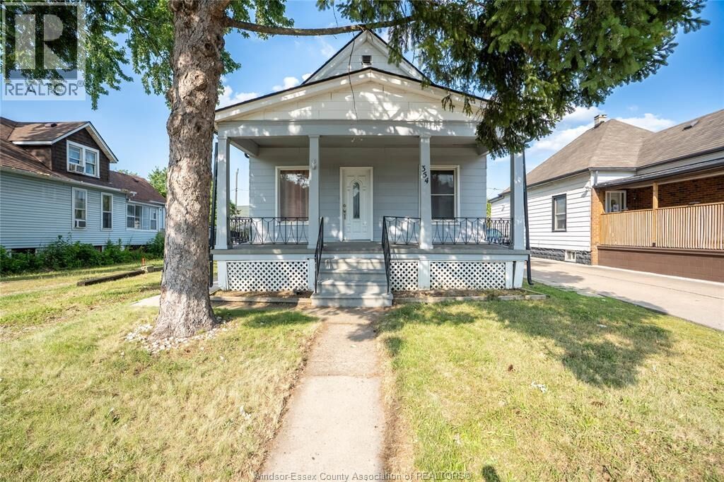 Property Photo:  354 Curry Avenue  ON N9B 2B7 