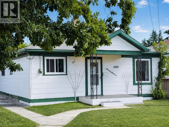 Property Photo:  1608 4th Street North  BC V1C 3L1 