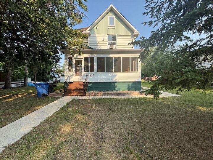Property Photo:  428 Laurier Avenue  MB R0K 1G0 