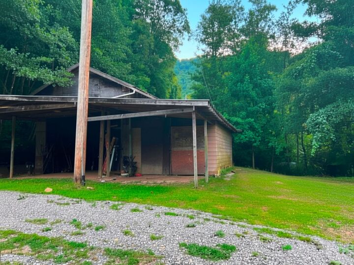Property Photo:  409 Right Fork Of Marshalls Branch Long Fork  KY 41572 
