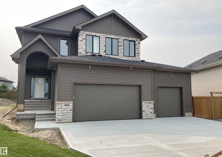 15 Darby Crescent — photo 1