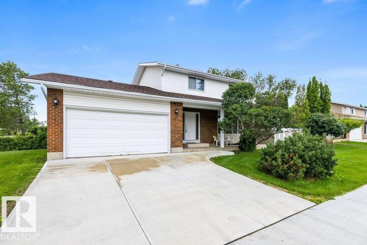 Property Photo:  11113 173A Avenue NW  AB T5X 3K1 