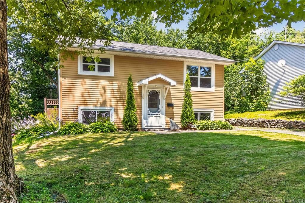Property Photo:  5 Lilac Crescent  NB E3A 2G7 