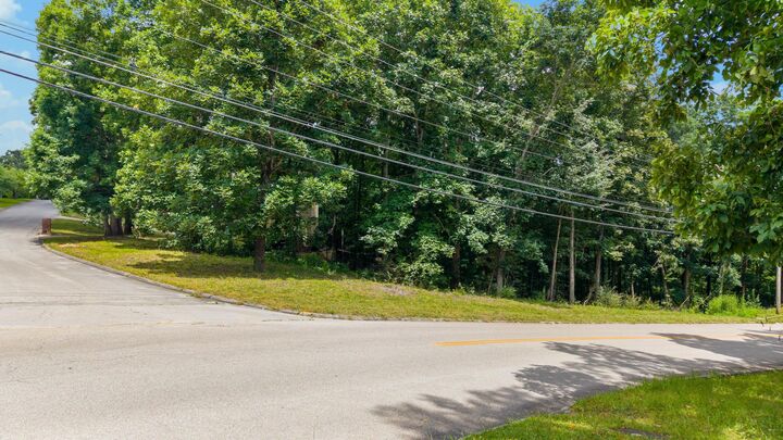Property Photo:  800 Brookhollow Lane  TN 37421 