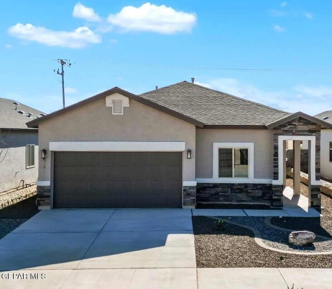 Property Photo:  5725 Las Ramblas Avenue  TX 79934 