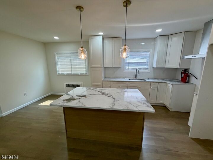 Property Photo:  103 Mount Vernon Pl 1  NJ 07106 