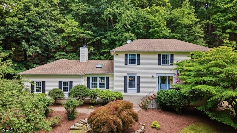 Property Photo:  2 Powhatatan Way  NJ 07840 